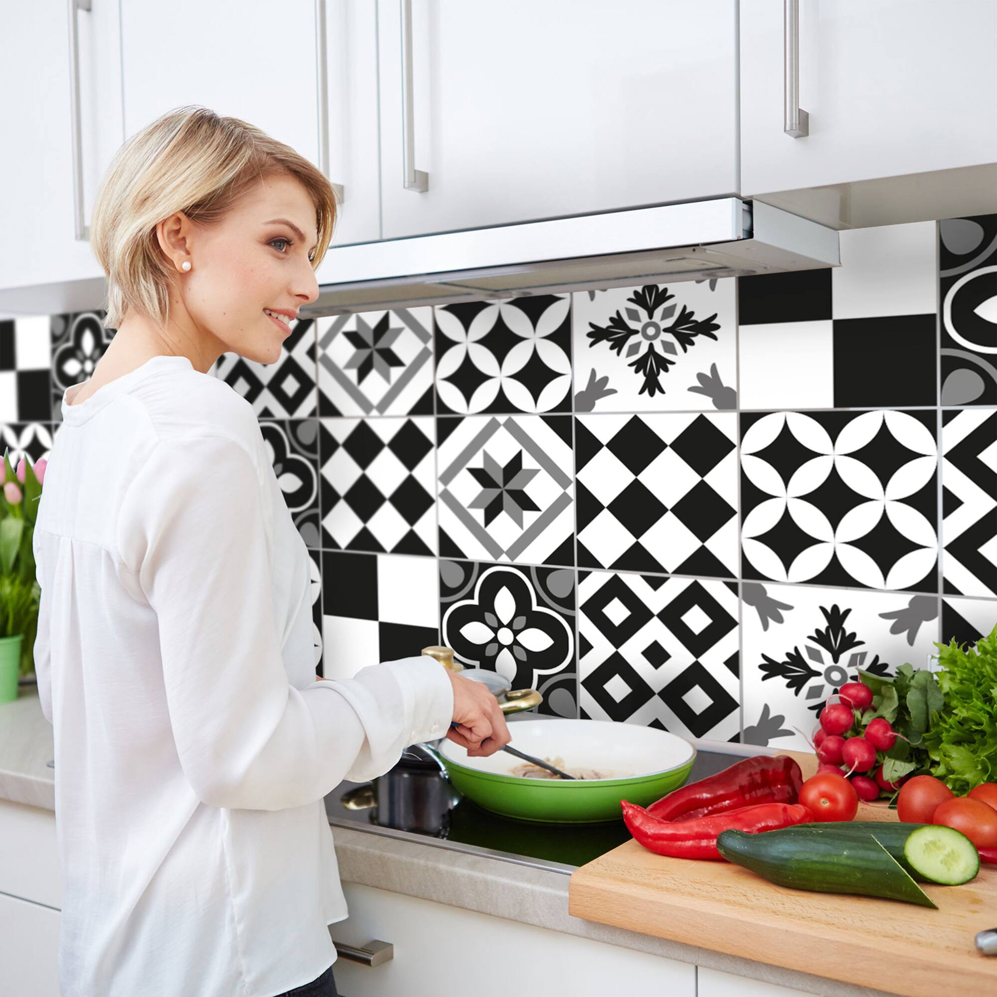 Crearreda Black & White Azulejos Peel & Stick Backsplash